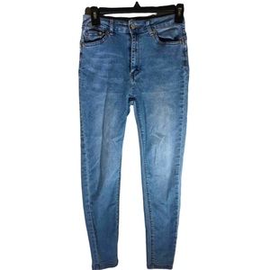 Woman’s papaya super skinny jeans size 5 color light blue
